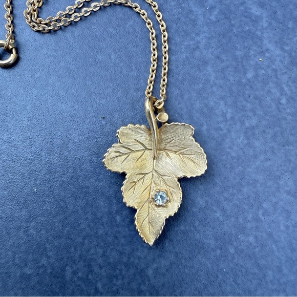 Avon Gold Leaf Necklace with Crystal Accent - Picture 3 of 14